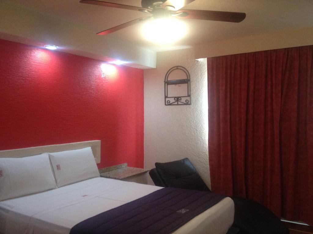 Hotel La Paz Guadalajara Ruang foto