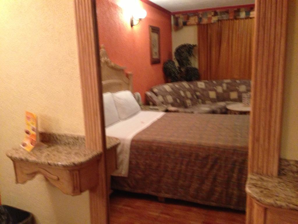 Hotel La Paz Guadalajara Bagian luar foto