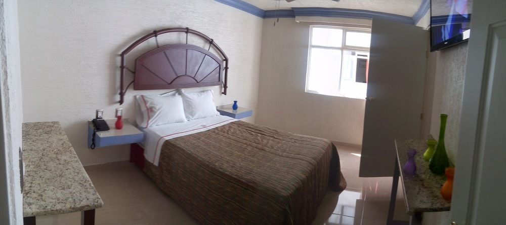 Hotel La Paz Guadalajara Bagian luar foto