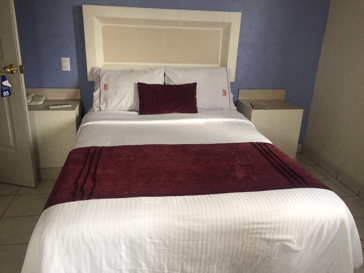 Hotel La Paz Guadalajara Bagian luar foto